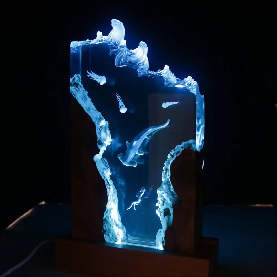 Hammerhead Shark and Diver Resin Night Light，Resin Lamp （ Best Gift 🎁 ）